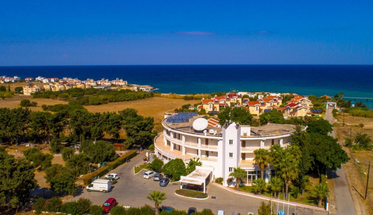 Hotel Sempati Lapta Buitenkant foto