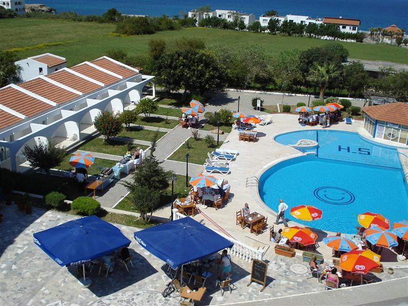 Hotel Sempati Lapta Buitenkant foto